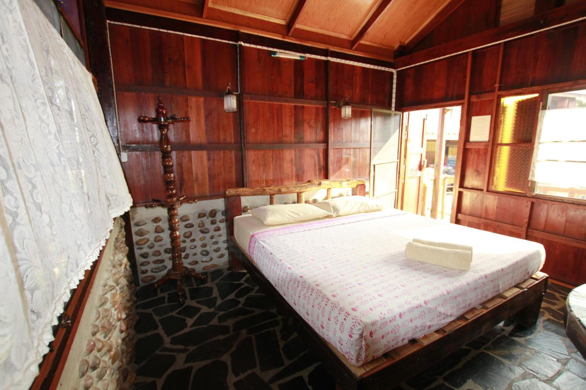 J&J Guesthouse Σουκοτάι Δωμάτιο φωτογραφία