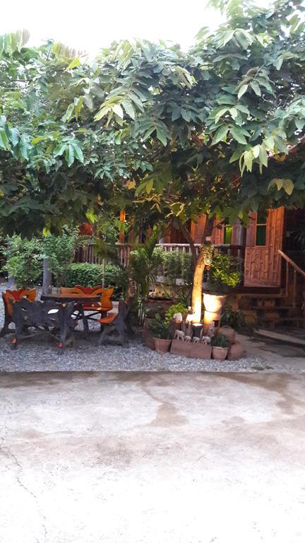 J&J Guesthouse Σουκοτάι Εξωτερικό φωτογραφία