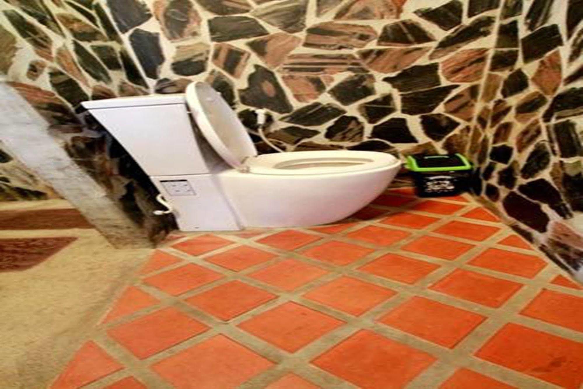 J&J Guesthouse Σουκοτάι Εξωτερικό φωτογραφία