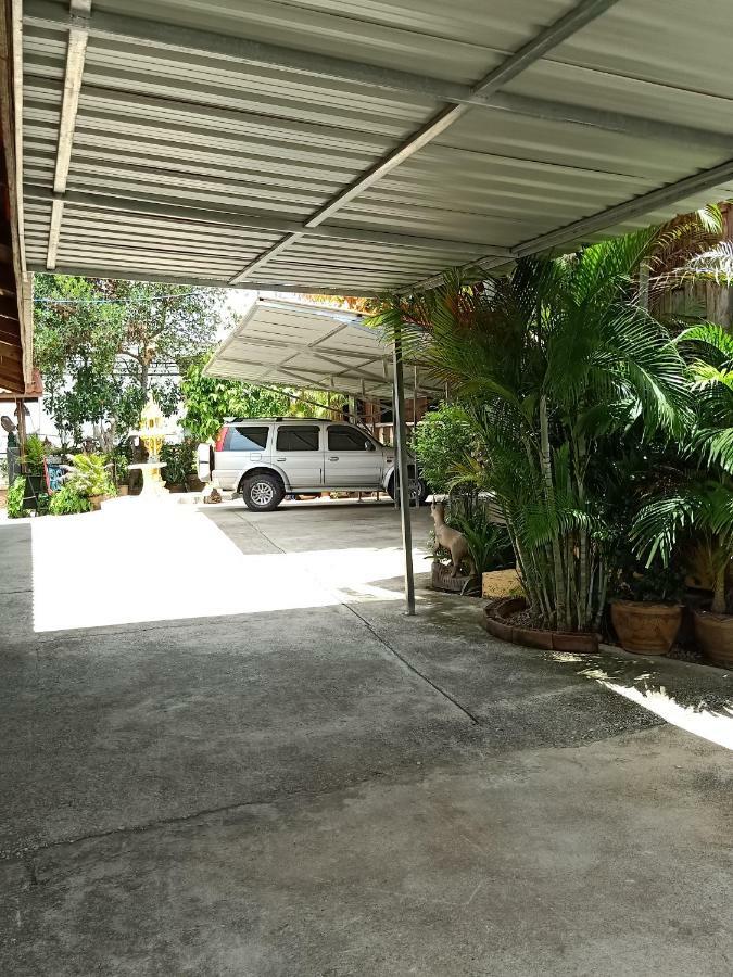J&J Guesthouse Σουκοτάι Εξωτερικό φωτογραφία