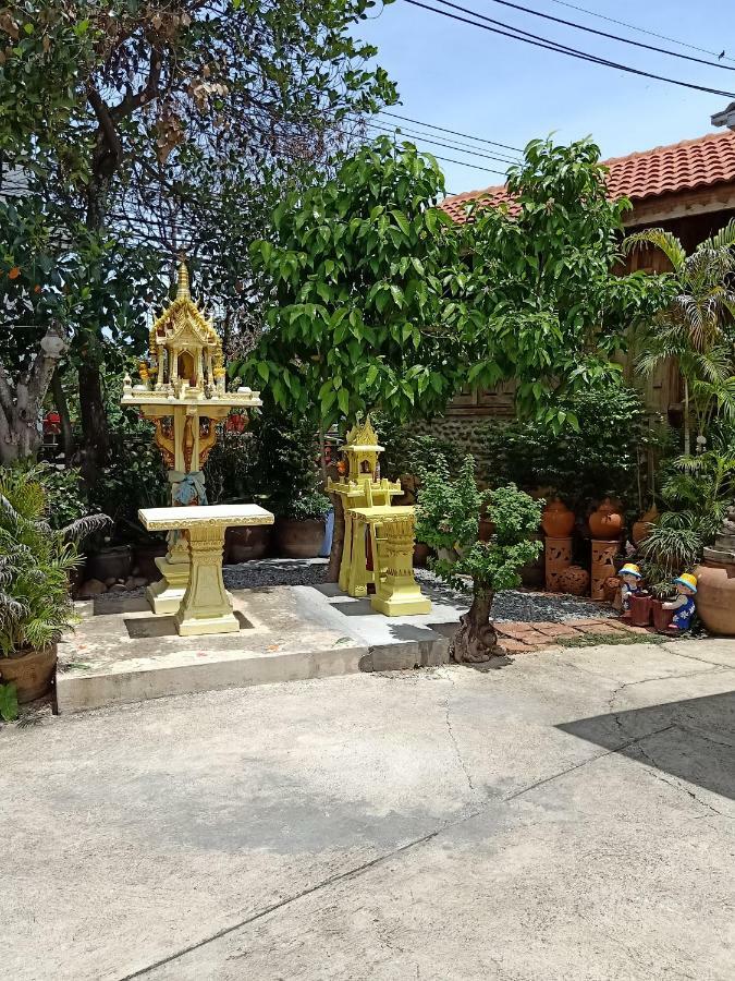 J&J Guesthouse Σουκοτάι Εξωτερικό φωτογραφία