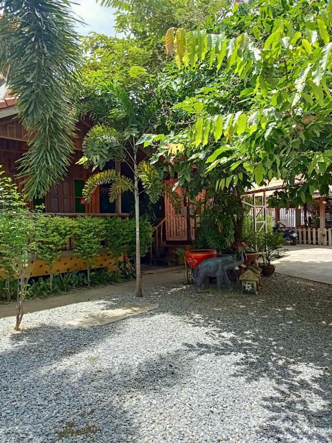 J&J Guesthouse Σουκοτάι Εξωτερικό φωτογραφία