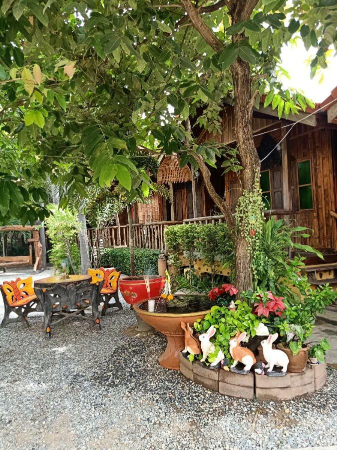 J&J Guesthouse Σουκοτάι Εξωτερικό φωτογραφία