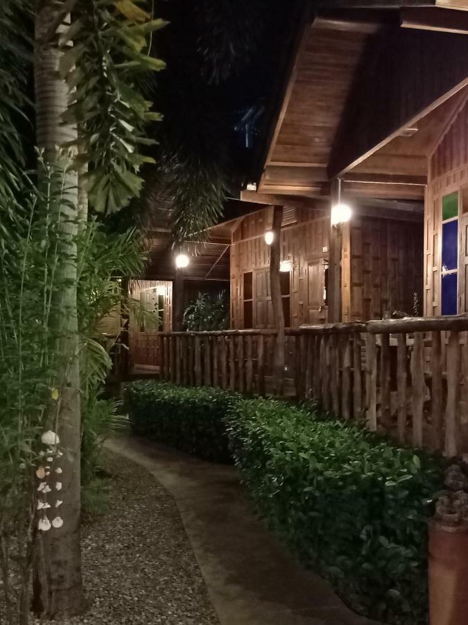 J&J Guesthouse Σουκοτάι Εξωτερικό φωτογραφία